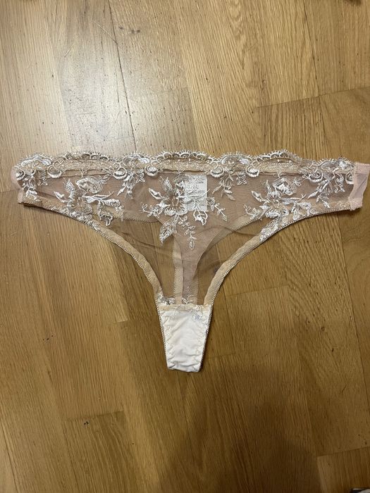 Zmysłowy koronkowy komplet bielizny nude