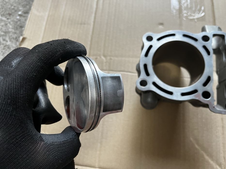 Cylinder z tłokiem kxf /rmz 250 04-09 tłok vertex