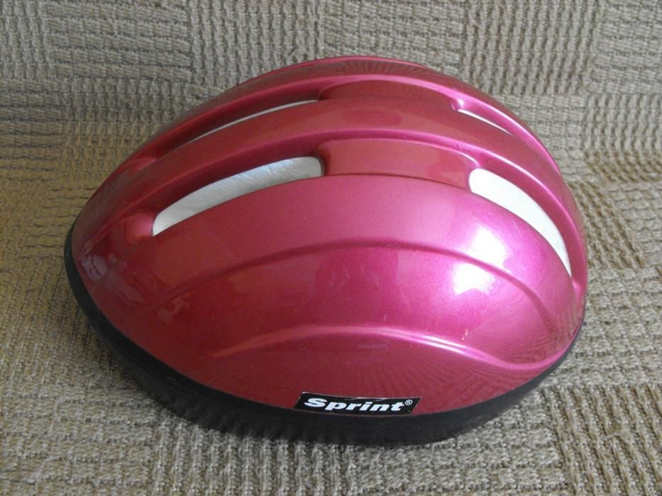 Kask do jazdy na rolkach, rowerze, hulajnodze