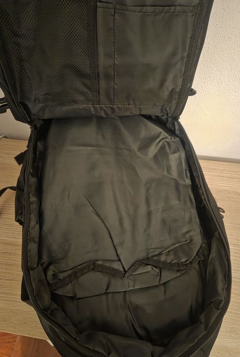 Mochila de viagem preta