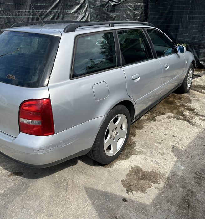 Audi A4 1.8 2000 - Para peças