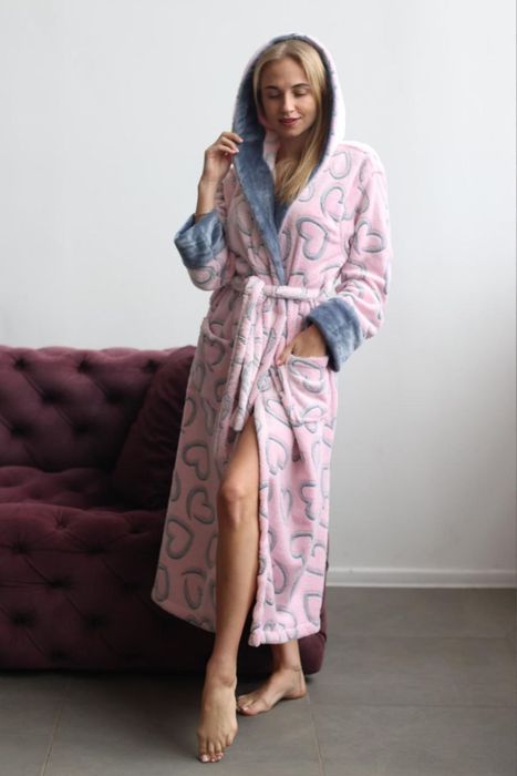 Халат жіночий теплий з капюшоном .