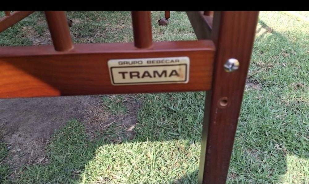 Berço para bebé em madeira