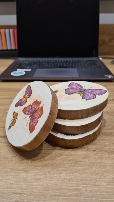 Decoupage zestaw podkładek pod kubki napoje hand made drewienka