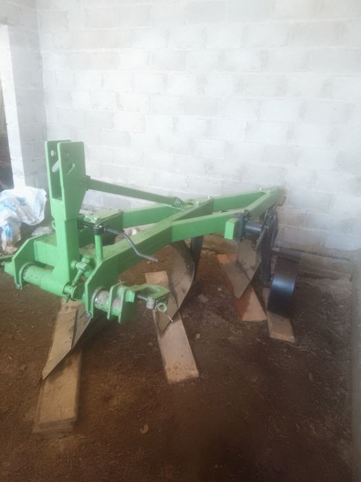 Плуг 3 35 (майже новий)