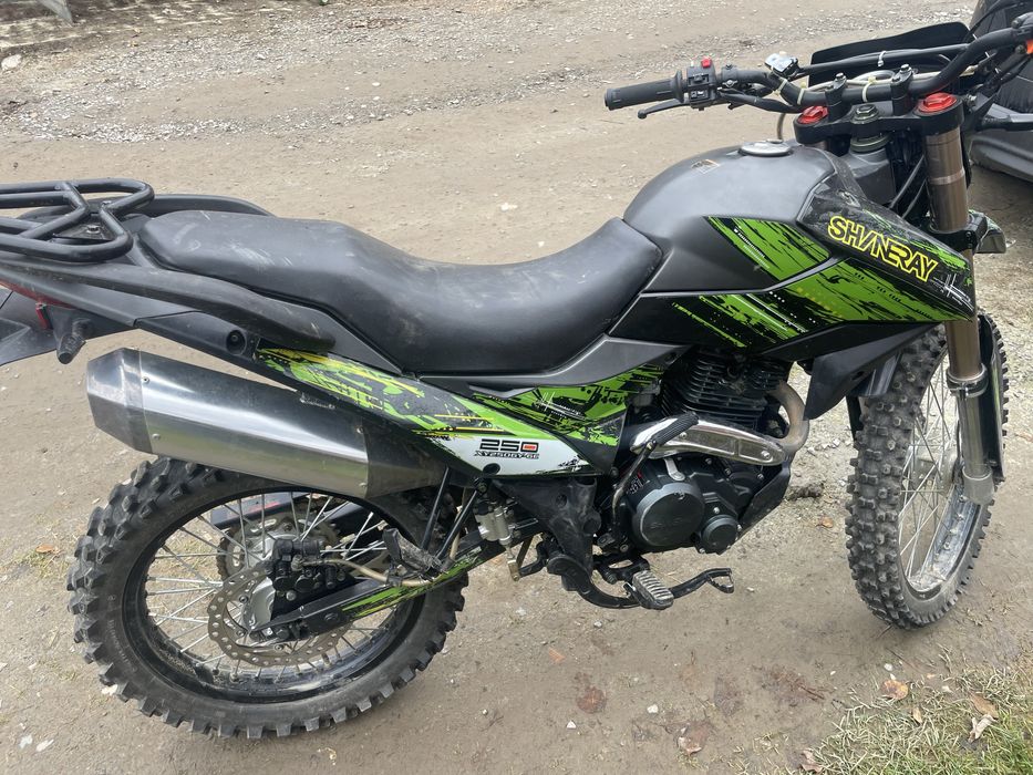 Продаж мотоцикла Shineray XY250GY-6C Cross Зелений