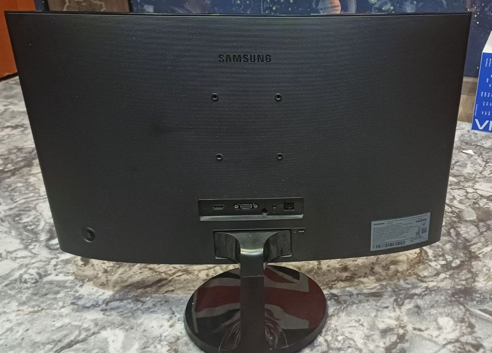 Монитор Samsung LC24F390FHIXCI