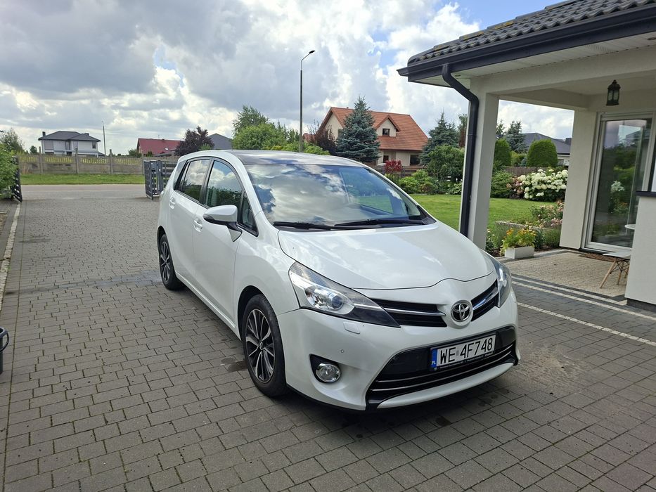 Toyota verso 2015 r