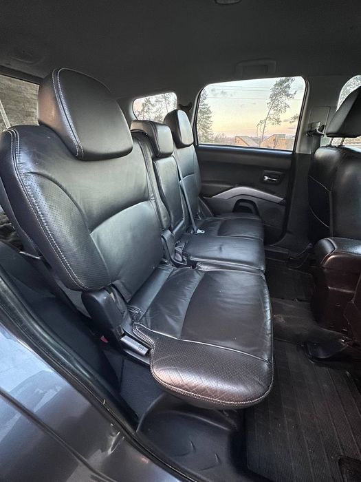 Митсубиши аутлердер 2 хл