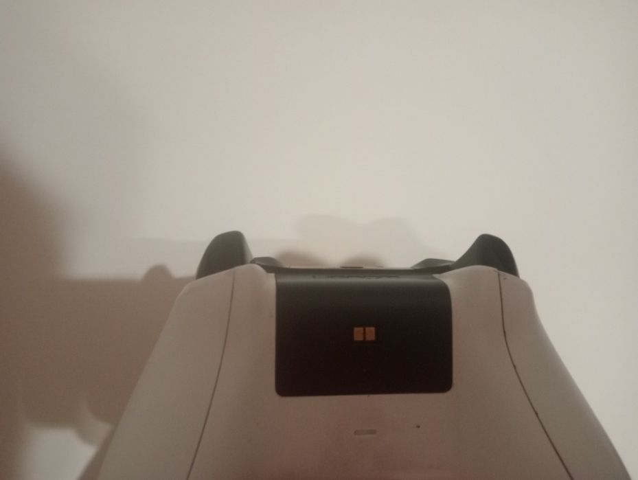 Xbox one s + 4 gry