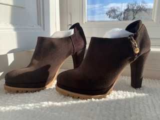 Botins de Salto Alto Zilian — Nº 39