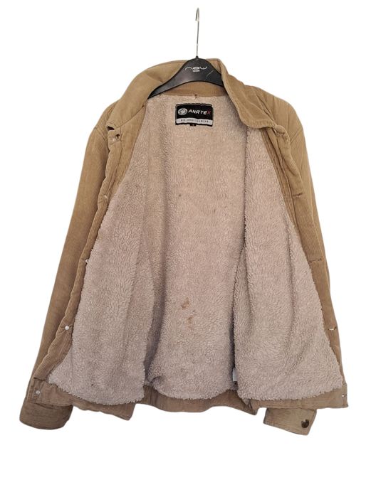 zamszowa kurtka pilotka z polarem w środku