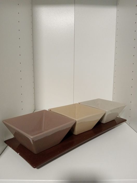 Prato decorativo com 3 tacas