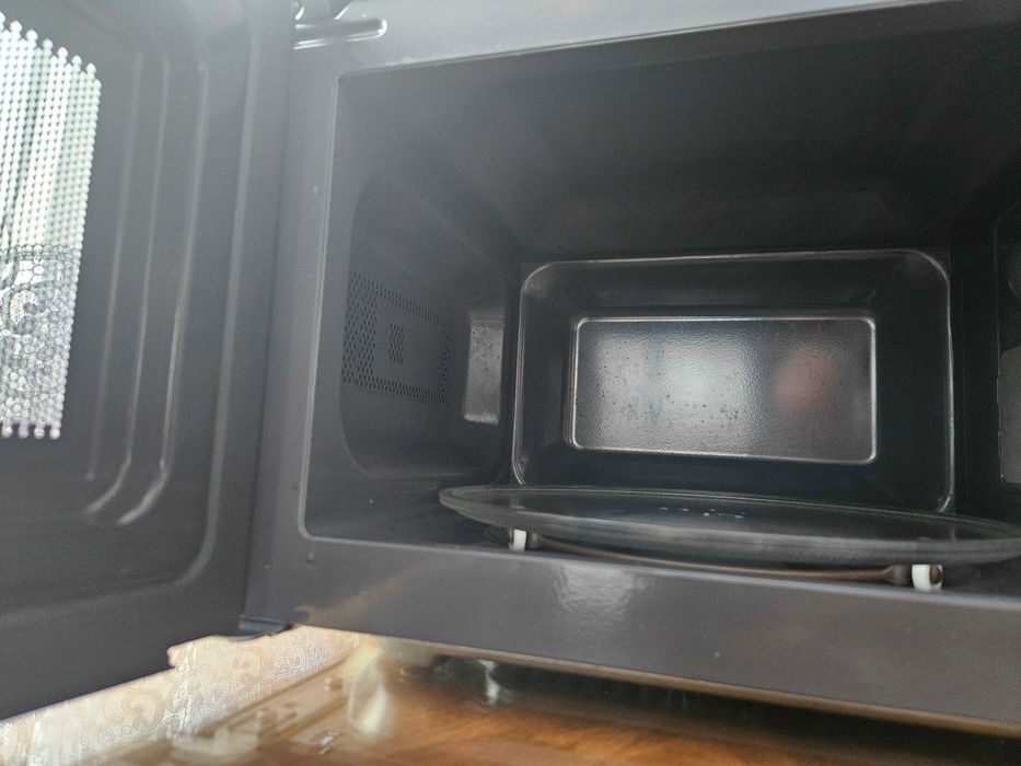 Mikrofalówka czarna