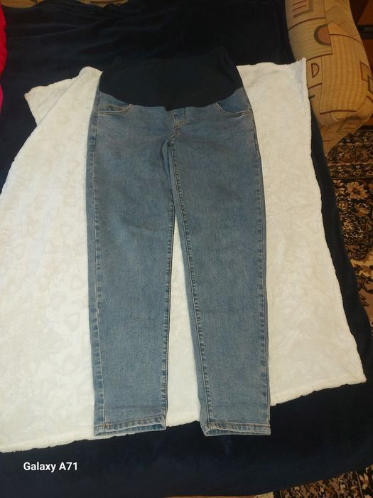 Джинси  для вагітних розмір л в ідеальному стані.