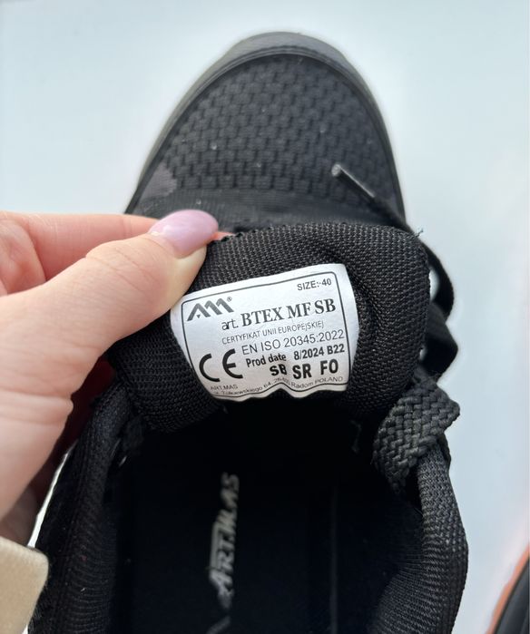 Робоче взуття з пластиковим носком