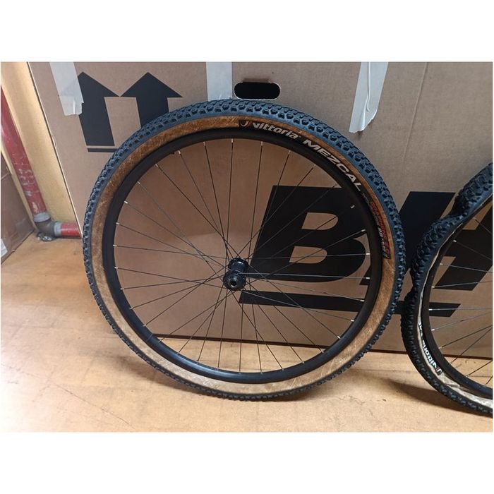 Rodas btt 29 boost com pneus