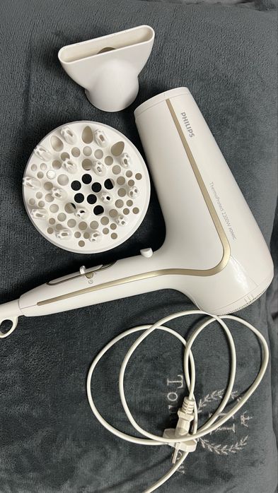 Фен PHILIPS ThermoProtect Ionic