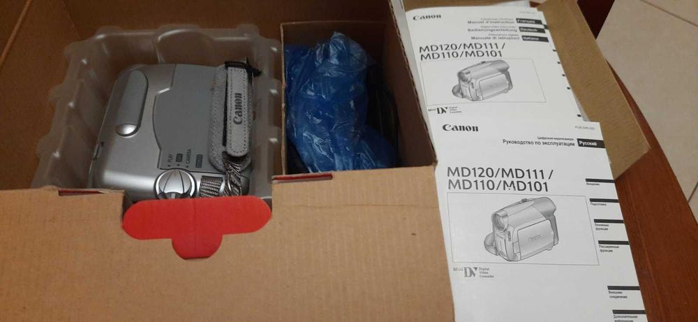 Цифровая видеокамера Canon MD110 новая в коробке с паспортом