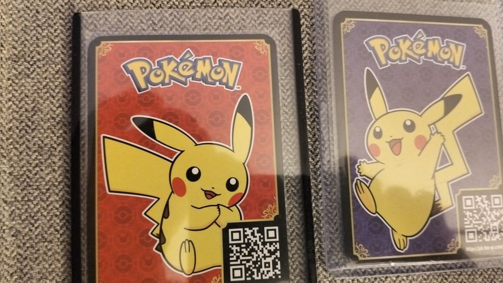 Cartas pikachu,várias versões diferentes.