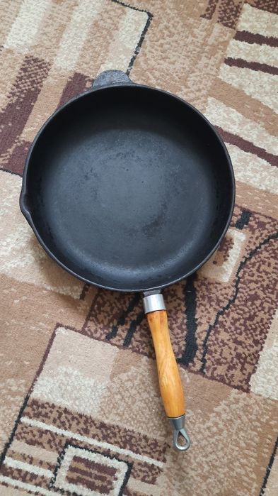 Чавунна сковорода