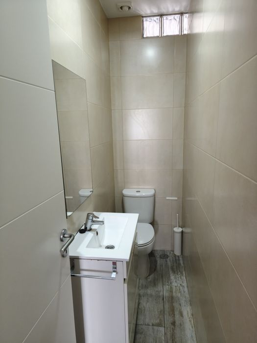 Alugo quarto para casal - Av.E.U.A., n°7