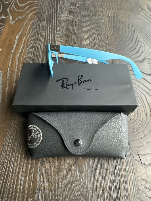 Okulary przeciwsłoneczne marki Ray Ban 4195 col . 60848F