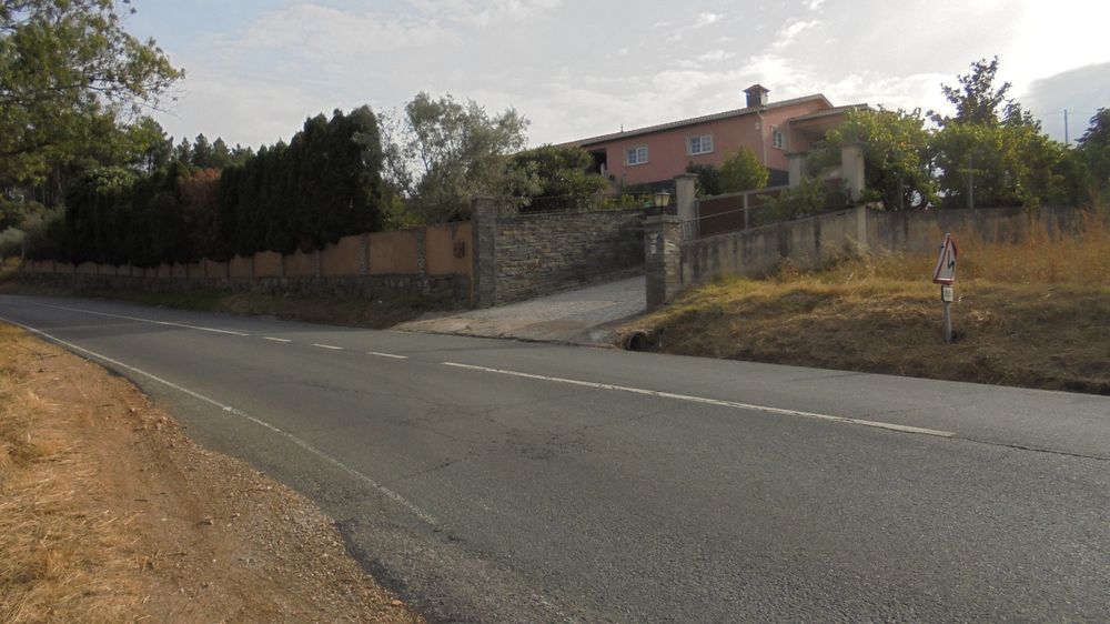 Vivenda com piscina para venda