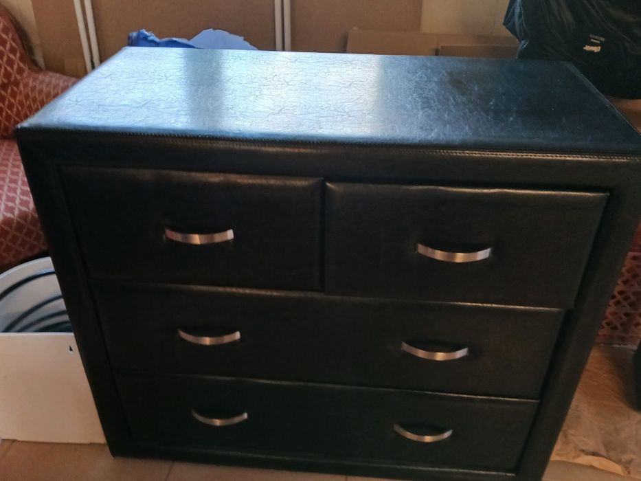 Quarto de casal em napa preta