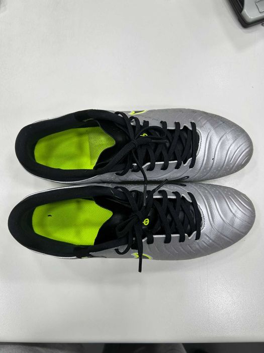 Chuteiras semi novas