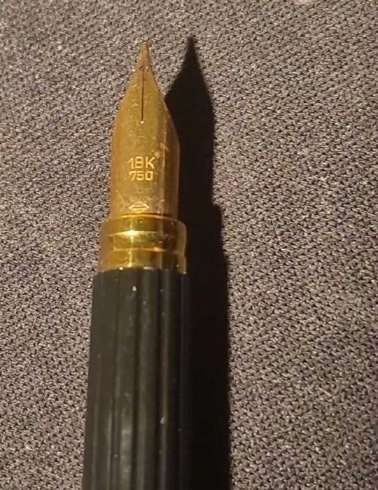 Caneta de Tinta Permanente Waterman Paris — Canelada, Banhada a Ouro, Aparo 18K Maciço — Com Caixa Original