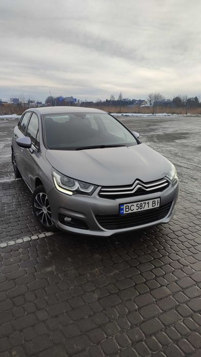 Продаж легкового автомобіля