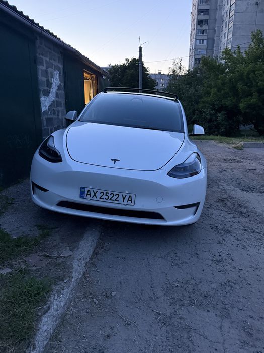 TESLA model Y 2022 Perfomance