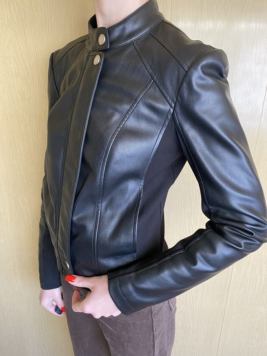 Продам куртку GUESS