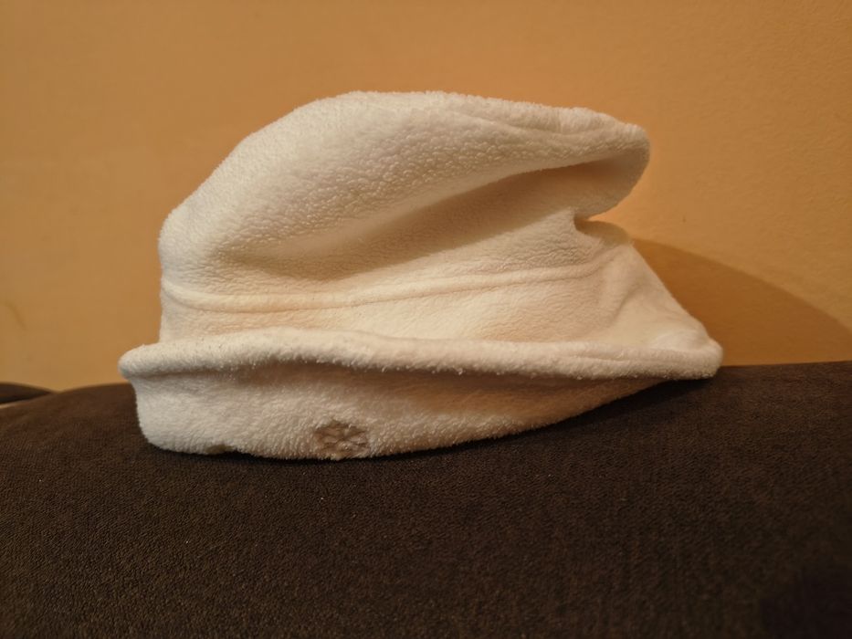 kremowa czapka  , kapelusz polarowy