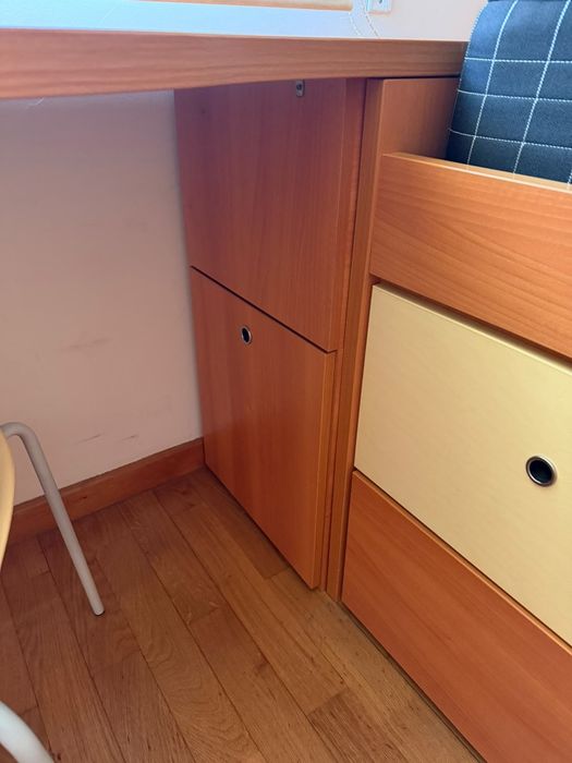 Quarto solteiro, com duas camas