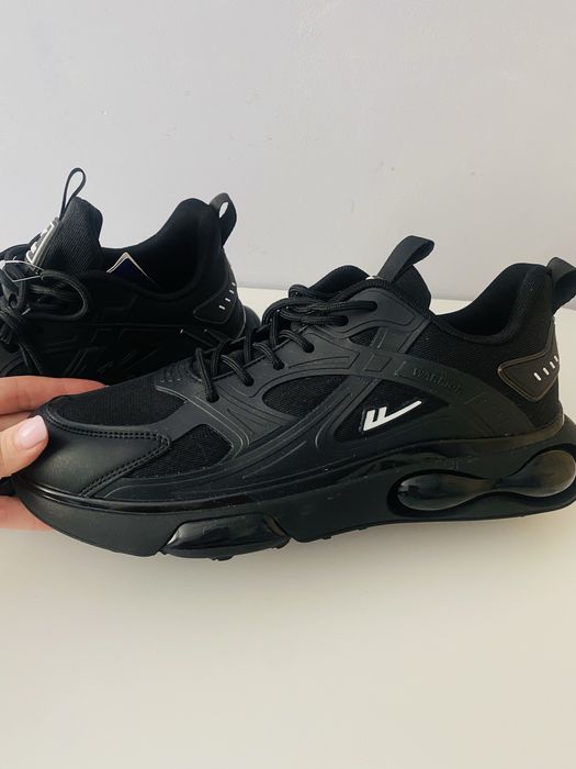 Кросівки взуття чоловіче 43 р