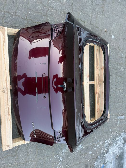 Крышка багажника, ляда Tesla Model Y