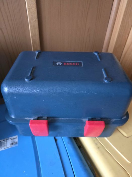 Niwelator Bosch stan idealny igla!