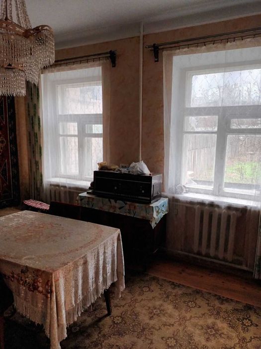 +Продам часть  дома  ул. 12 Апреля район Набережной 32000 дол.