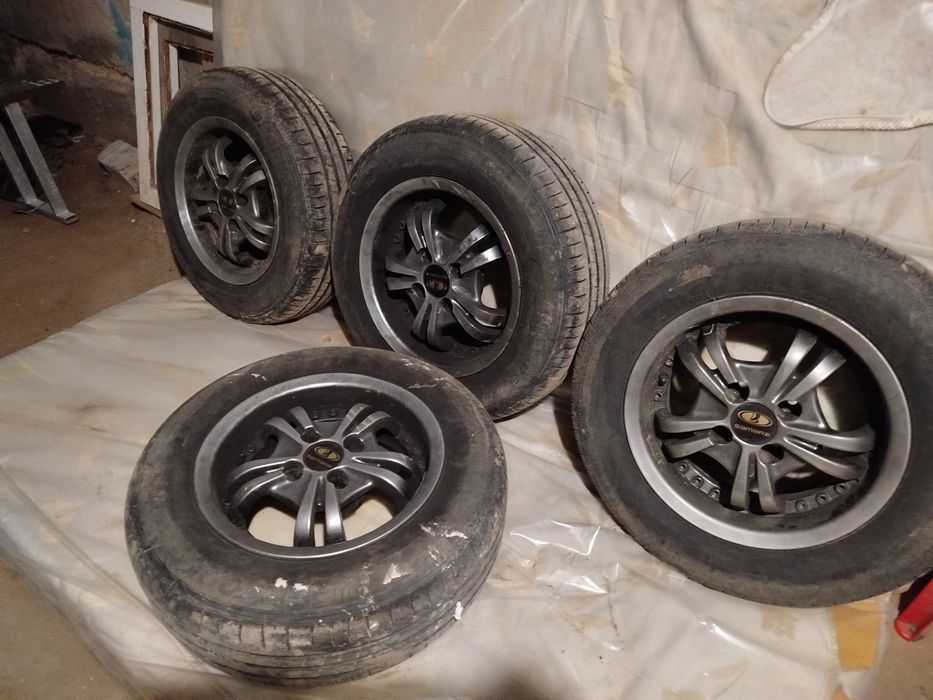 Диски з шинами Hankook 175/70/13
