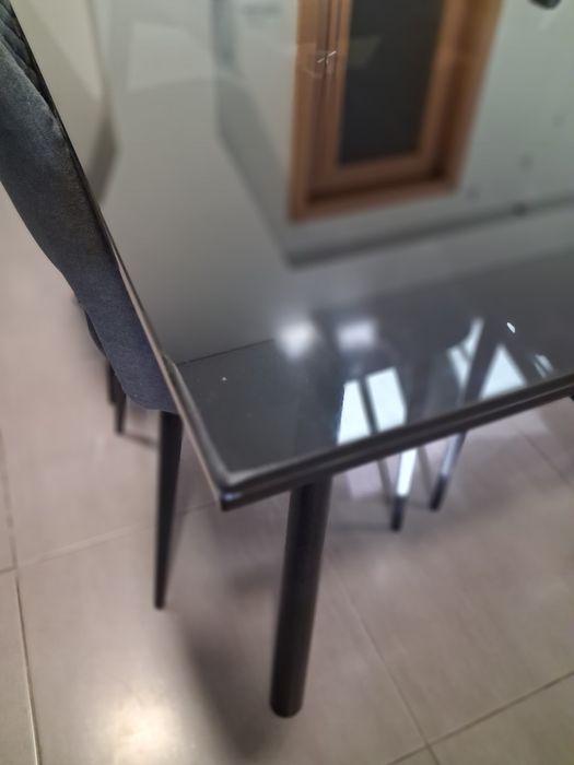 Mesa de jantar extensível em vidro temperado com 4 cadeiras