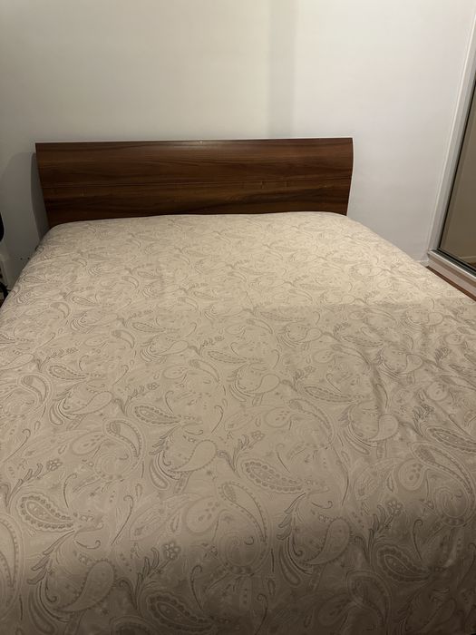 Cama de casal 160cm com estrado