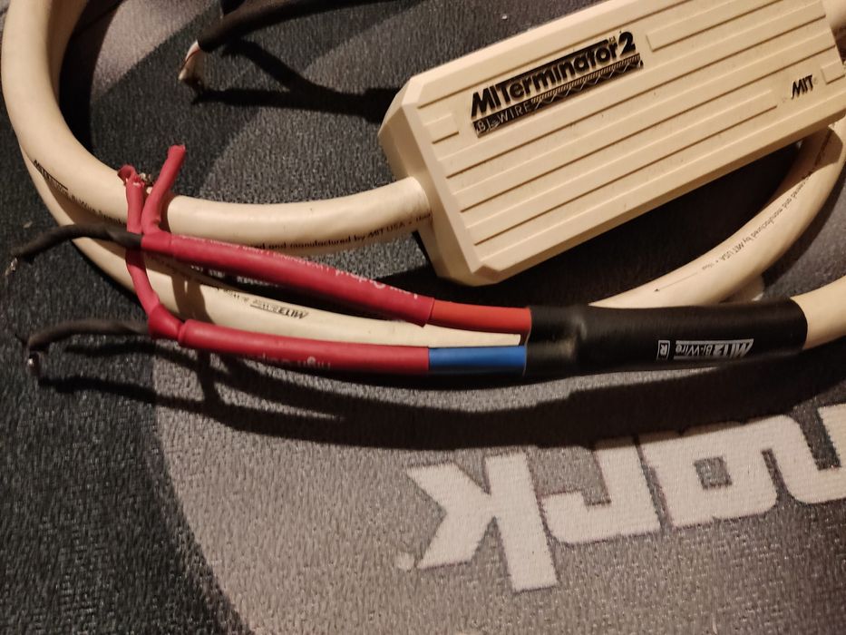 Kable Bee Wire Mit terminator 2 2x220cm