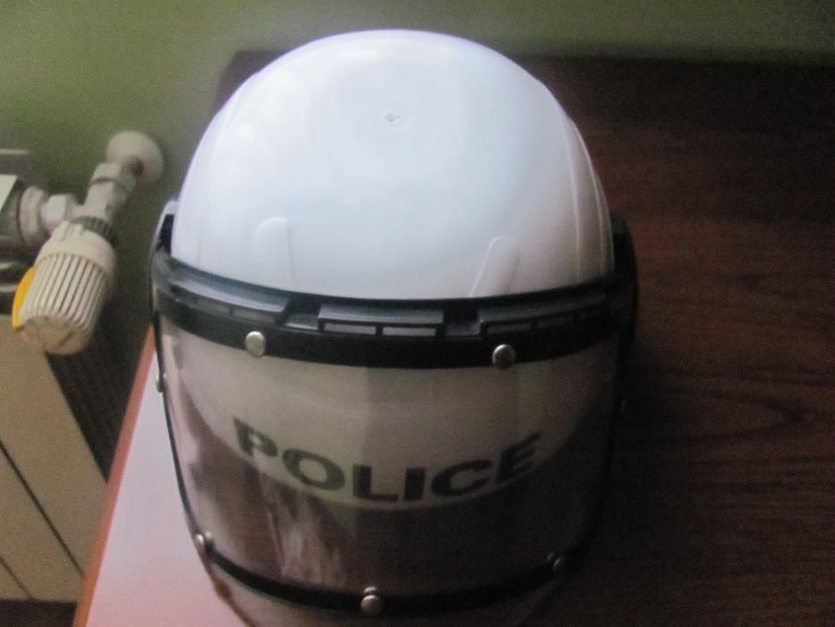 Kask policyjny repika