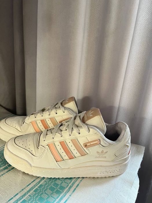 Кросівки Адідас в ідеальному стані