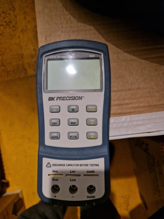 Miernik BK Precision 880