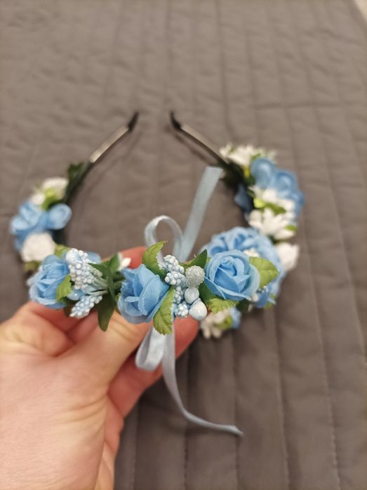 Opaska wianek i bransoletka kwiaty niebiesko białe