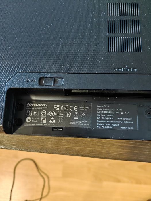 Продам ноутбук Lenovo G710 Intel Pentium 2.4 GHz