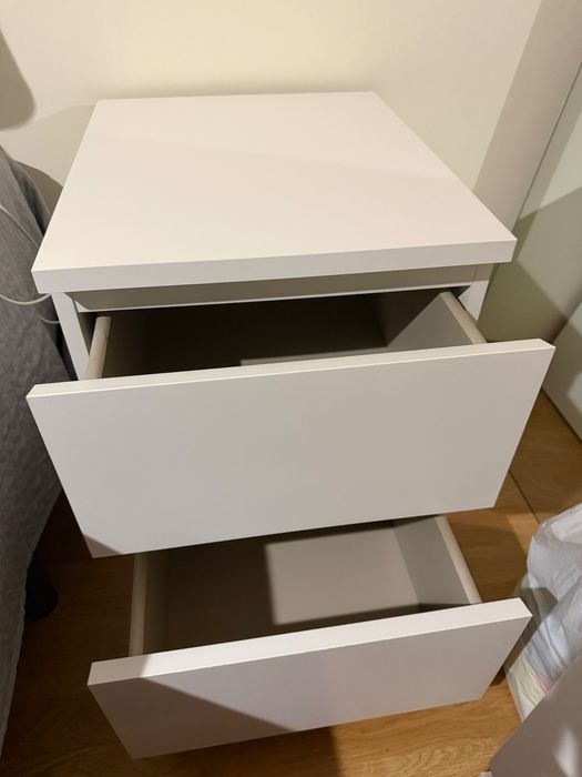 Par de Mesinhas de Cabeceira IKEA (Brancas)